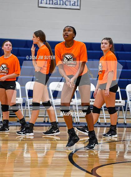 Thumbnail 3 in Schulenburg vs Holland (UIL Volleyball 2A D1 Area) photogallery.