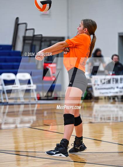 Thumbnail 2 in Schulenburg vs Holland (UIL Volleyball 2A D1 Area) photogallery.