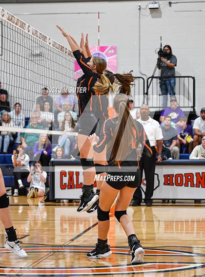 Thumbnail 1 in Schulenburg vs Holland (UIL Volleyball 2A D1 Area) photogallery.