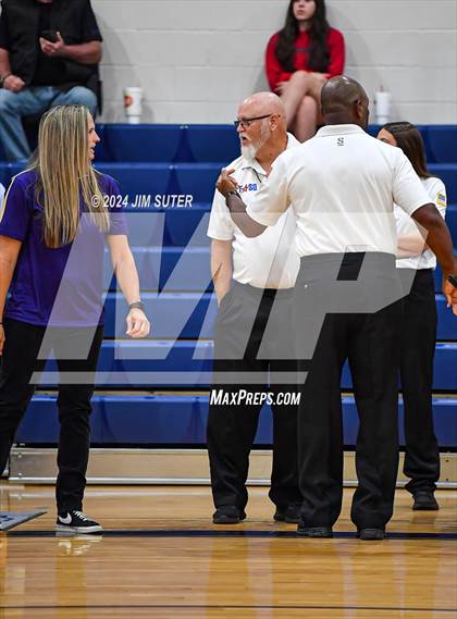 Thumbnail 3 in Schulenburg vs Holland (UIL Volleyball 2A D1 Area) photogallery.