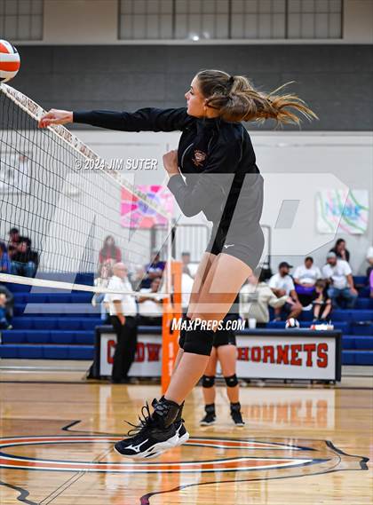 Thumbnail 1 in Schulenburg vs Holland (UIL Volleyball 2A D1 Area) photogallery.