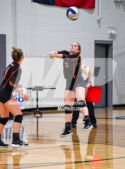 Thumbnail 3 in Schulenburg vs Holland (UIL Volleyball 2A D1 Area) photogallery.
