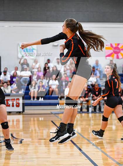 Thumbnail 1 in Schulenburg vs Holland (UIL Volleyball 2A D1 Area) photogallery.