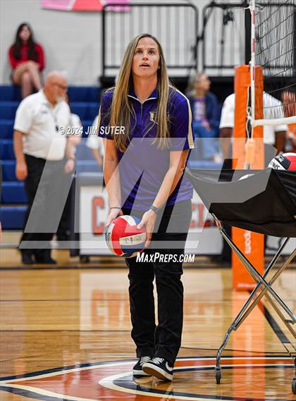 Thumbnail 2 in Schulenburg vs Holland (UIL Volleyball 2A D1 Area) photogallery.