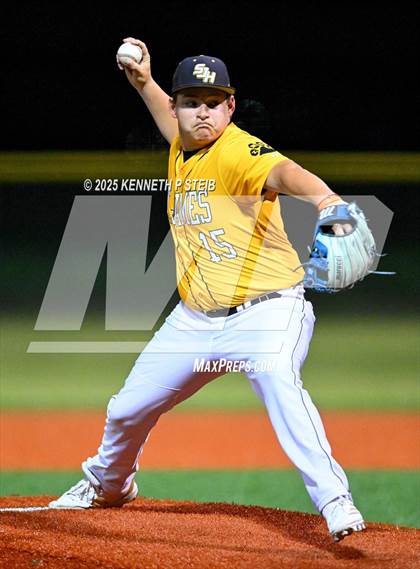 Thumbnail 2 in St. James vs. Winnfield (LHSAA Division III Non-Select Bi-District) photogallery.