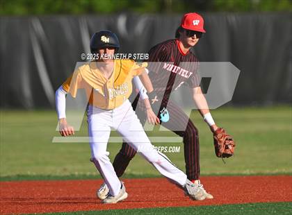 Thumbnail 3 in St. James vs. Winnfield (LHSAA Division III Non-Select Bi-District) photogallery.