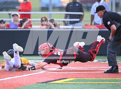 Thumbnail 2 in St. James vs. Winnfield (LHSAA Division III Non-Select Bi-District) photogallery.