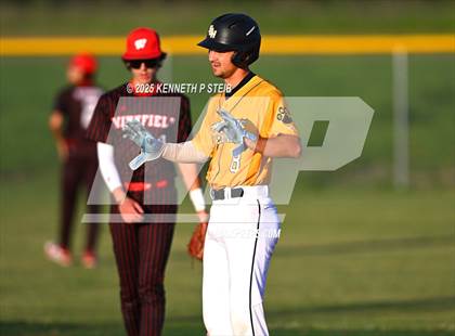 Thumbnail 3 in St. James vs. Winnfield (LHSAA Division III Non-Select Bi-District) photogallery.