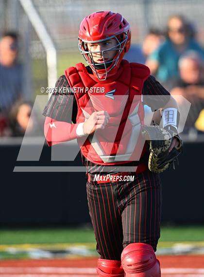 Thumbnail 2 in St. James vs. Winnfield (LHSAA Division III Non-Select Bi-District) photogallery.