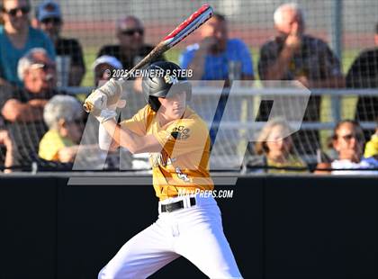 Thumbnail 3 in St. James vs. Winnfield (LHSAA Division III Non-Select Bi-District) photogallery.