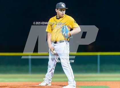 Thumbnail 3 in St. James vs. Winnfield (LHSAA Division III Non-Select Bi-District) photogallery.