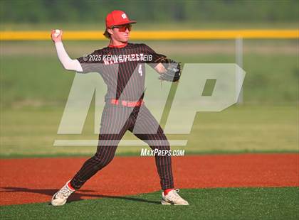 Thumbnail 1 in St. James vs. Winnfield (LHSAA Division III Non-Select Bi-District) photogallery.