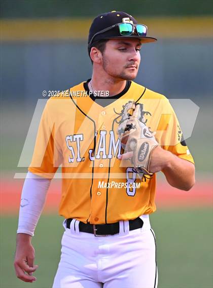 Thumbnail 3 in St. James vs. Winnfield (LHSAA Division III Non-Select Bi-District) photogallery.