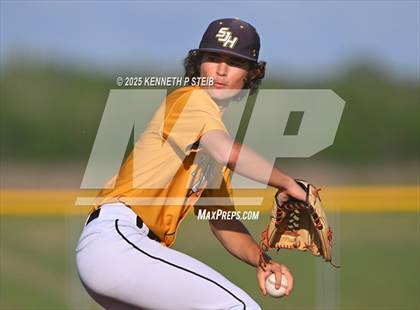 Thumbnail 1 in St. James vs. Winnfield (LHSAA Division III Non-Select Bi-District) photogallery.