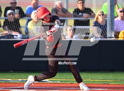 Thumbnail 1 in St. James vs. Winnfield (LHSAA Division III Non-Select Bi-District) photogallery.