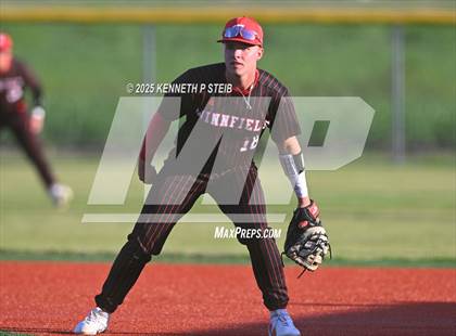 Thumbnail 2 in St. James vs. Winnfield (LHSAA Division III Non-Select Bi-District) photogallery.