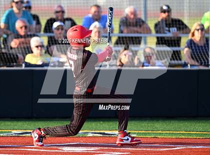 Thumbnail 3 in St. James vs. Winnfield (LHSAA Division III Non-Select Bi-District) photogallery.