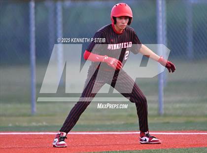 Thumbnail 1 in St. James vs. Winnfield (LHSAA Division III Non-Select Bi-District) photogallery.