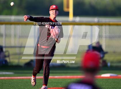 Thumbnail 2 in St. James vs. Winnfield (LHSAA Division III Non-Select Bi-District) photogallery.