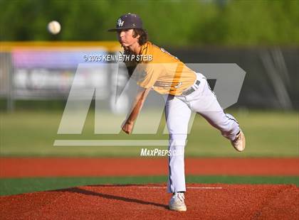 Thumbnail 2 in St. James vs. Winnfield (LHSAA Division III Non-Select Bi-District) photogallery.