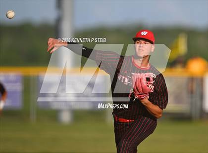 Thumbnail 3 in St. James vs. Winnfield (LHSAA Division III Non-Select Bi-District) photogallery.