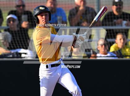 Thumbnail 2 in St. James vs. Winnfield (LHSAA Division III Non-Select Bi-District) photogallery.
