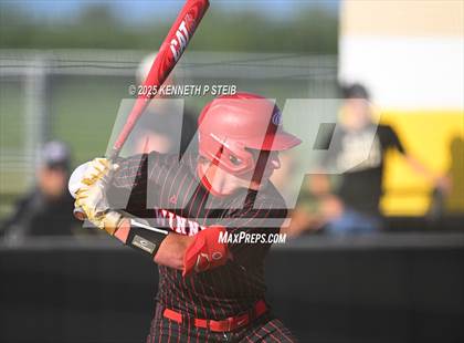 Thumbnail 2 in St. James vs. Winnfield (LHSAA Division III Non-Select Bi-District) photogallery.