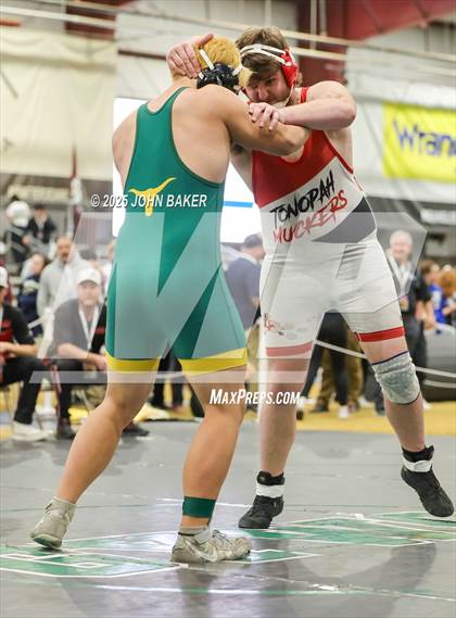 Thumbnail 2 in NIAA 2A Finals photogallery.
