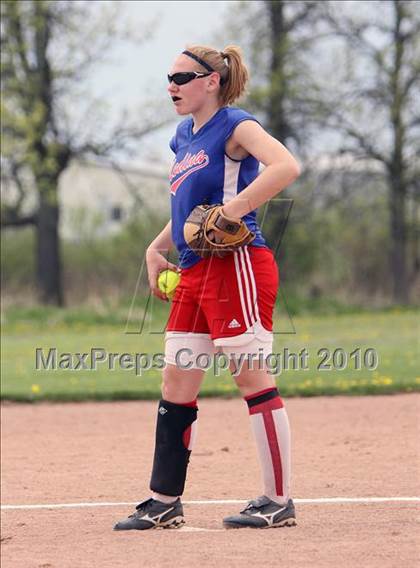 Thumbnail 1 in Sweet Home vs Medina (13th Depew Tournament) photogallery.