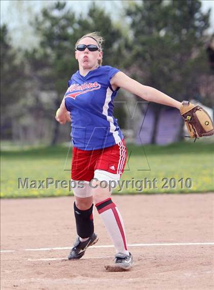 Thumbnail 2 in Sweet Home vs Medina (13th Depew Tournament) photogallery.