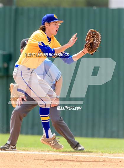 Thumbnail 1 in Alamo Heights @ Seguin photogallery.