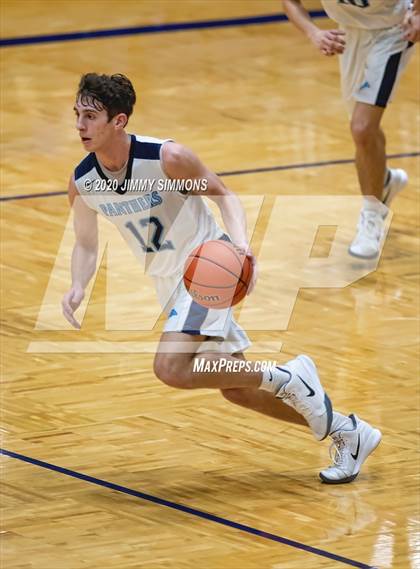 Thumbnail 1 in Pincknehville vs Bloomington Central Catholic (Bank of O'Fallon Shootout) photogallery.