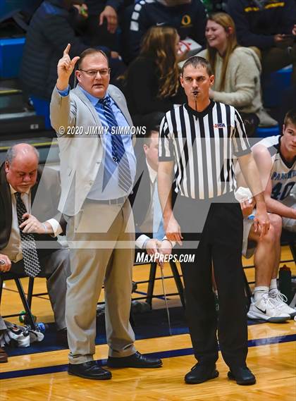 Thumbnail 2 in Pincknehville vs Bloomington Central Catholic (Bank of O'Fallon Shootout) photogallery.