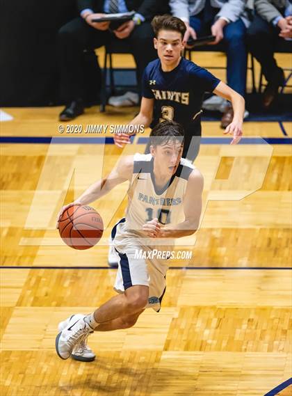 Thumbnail 1 in Pincknehville vs Bloomington Central Catholic (Bank of O'Fallon Shootout) photogallery.