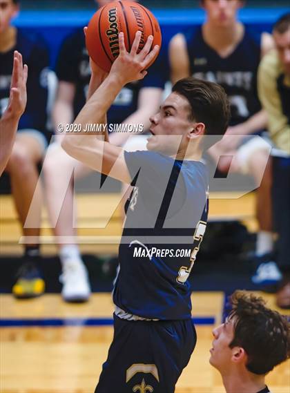 Thumbnail 3 in Pincknehville vs Bloomington Central Catholic (Bank of O'Fallon Shootout) photogallery.