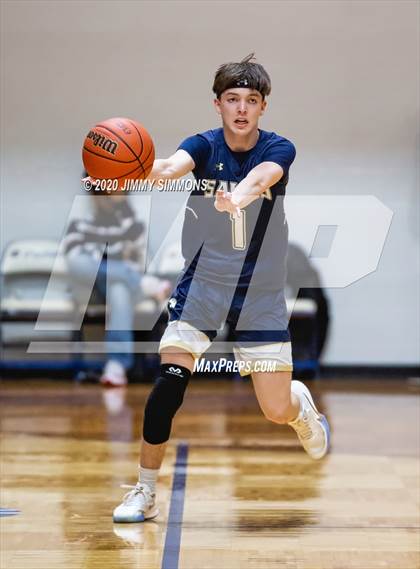 Thumbnail 1 in Pincknehville vs Bloomington Central Catholic (Bank of O'Fallon Shootout) photogallery.