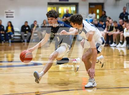 Thumbnail 1 in Pincknehville vs Bloomington Central Catholic (Bank of O'Fallon Shootout) photogallery.