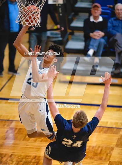 Thumbnail 2 in Pincknehville vs Bloomington Central Catholic (Bank of O'Fallon Shootout) photogallery.