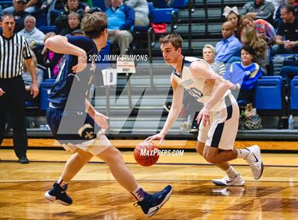 Thumbnail 1 in Pincknehville vs Bloomington Central Catholic (Bank of O'Fallon Shootout) photogallery.