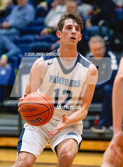 Thumbnail 2 in Pincknehville vs Bloomington Central Catholic (Bank of O'Fallon Shootout) photogallery.