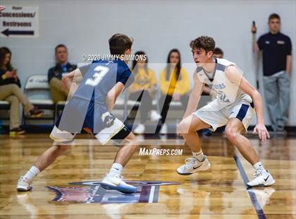 Thumbnail 3 in Pincknehville vs Bloomington Central Catholic (Bank of O'Fallon Shootout) photogallery.