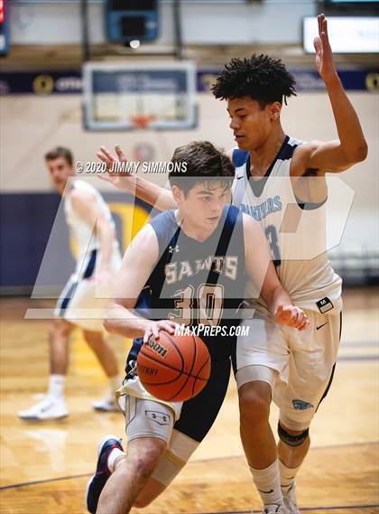 Thumbnail 1 in Pincknehville vs Bloomington Central Catholic (Bank of O'Fallon Shootout) photogallery.
