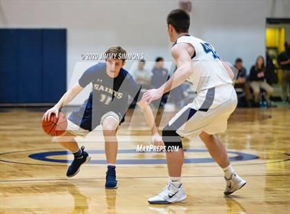 Thumbnail 2 in Pincknehville vs Bloomington Central Catholic (Bank of O'Fallon Shootout) photogallery.