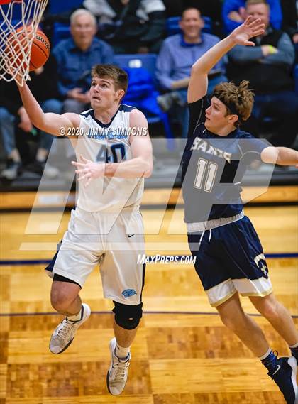 Thumbnail 1 in Pincknehville vs Bloomington Central Catholic (Bank of O'Fallon Shootout) photogallery.