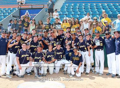 Thumbnail 2 in Menlo School vs. Carmel (CIF CCS D2 Final) photogallery.