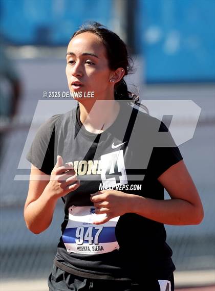 Thumbnail 2 in Halden Invitational (1600 Meter) photogallery.