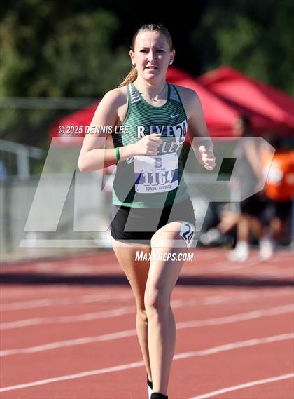 Thumbnail 1 in Halden Invitational (1600 Meter) photogallery.