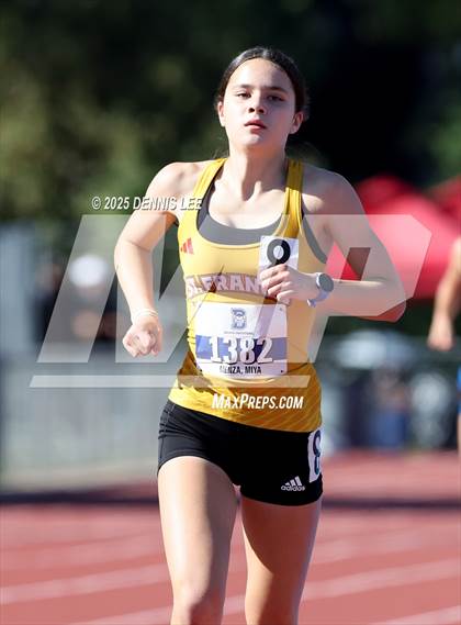 Thumbnail 2 in Halden Invitational (1600 Meter) photogallery.