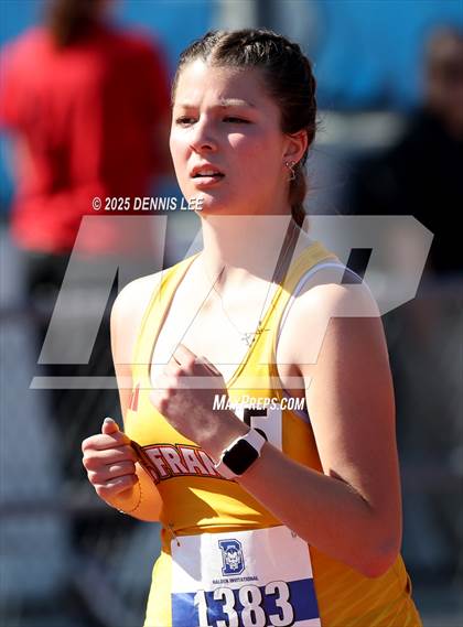Thumbnail 1 in Halden Invitational (1600 Meter) photogallery.