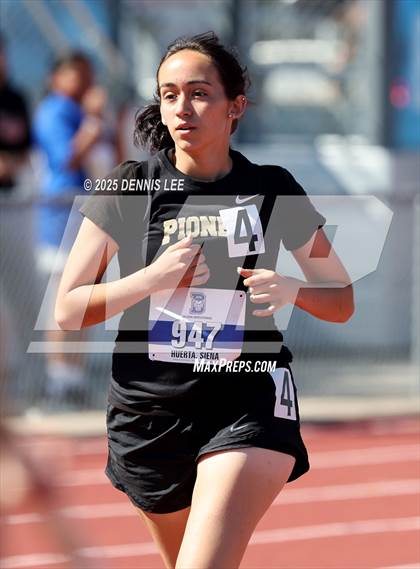 Thumbnail 3 in Halden Invitational (1600 Meter) photogallery.